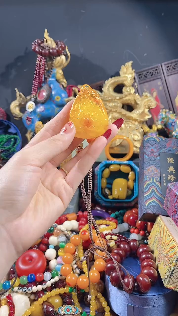 【闪购商品】蜜蜡颈饰未镶嵌【闪购商品】荷花蜜蜡蜜蜡项链50