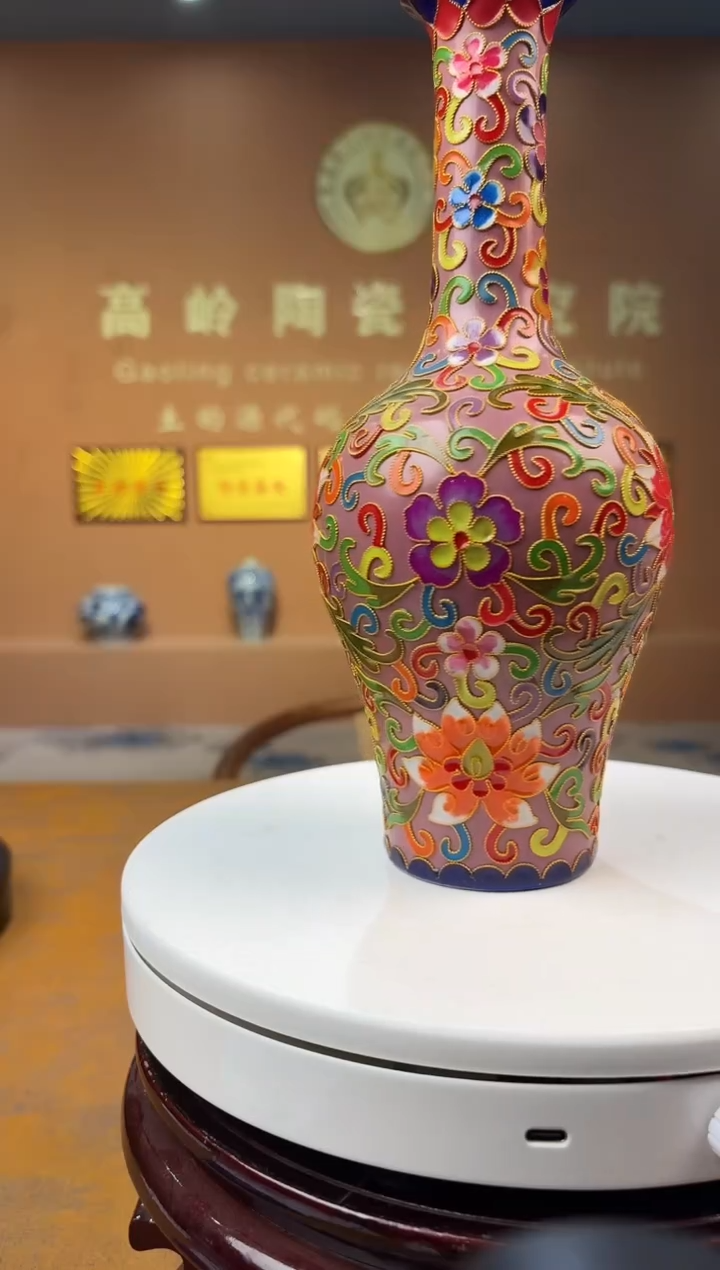 摆件景德镇陶瓷团花玉露瓶