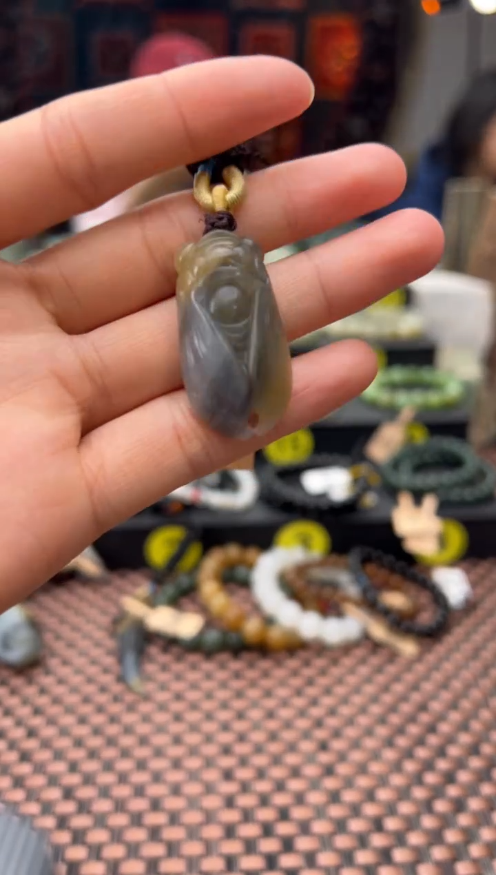 吊坠(赠链)未镶嵌和田玉楼兰三色吊坠