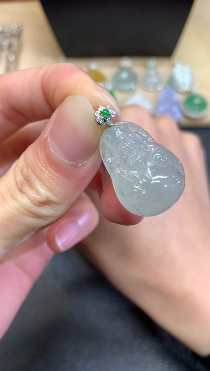 【闪购商品】翡翠颈饰18K金镶嵌财神爷【无服务费】