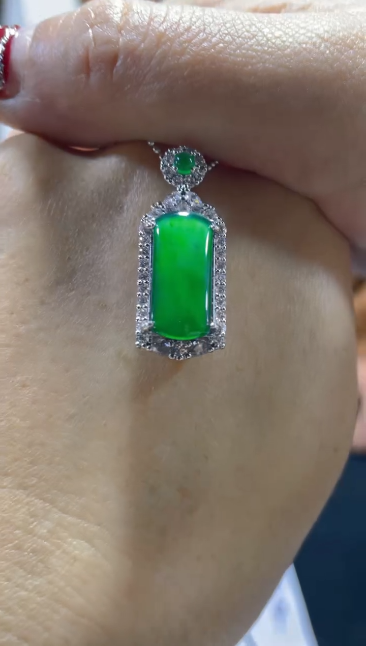 【闪购商品】定制翡翠未镶嵌天然A货翡翠假一罚四（多样性发货）