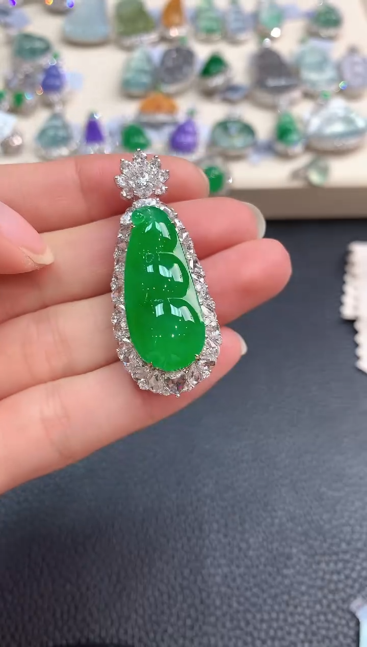 【闪购商品】翡翠吊坠(不含链)18K金镶嵌m54     