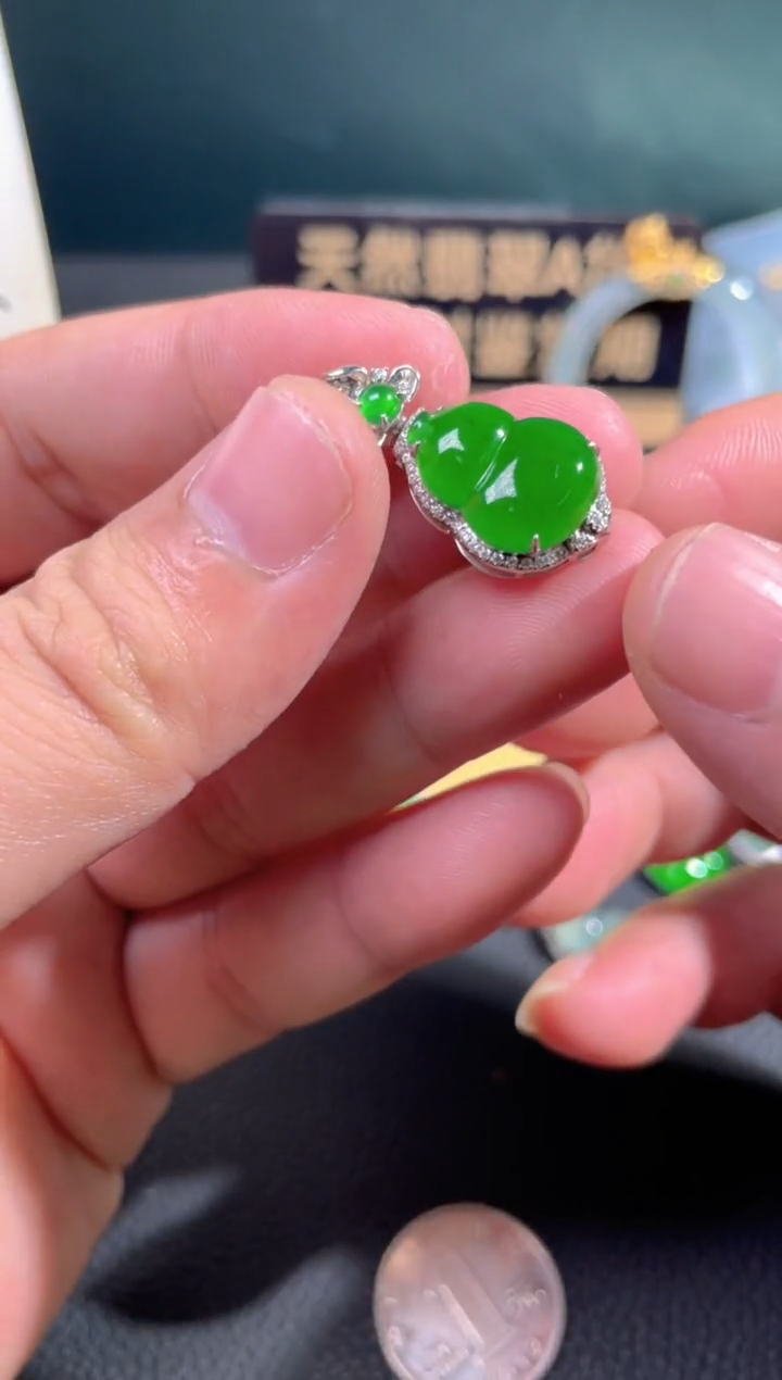 【闪购商品】翡翠颈饰18K金镶嵌翡翠