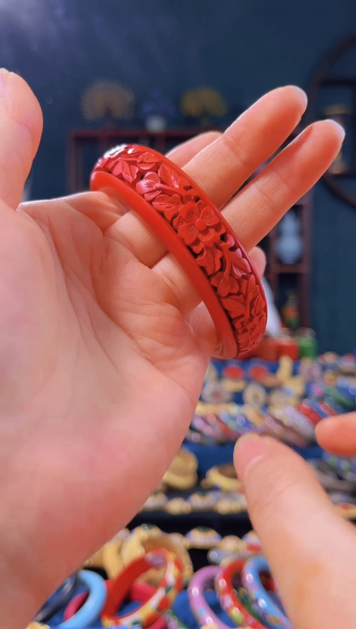 【闪购商品】非遗绝技 雕漆花卉手镯（56-61）