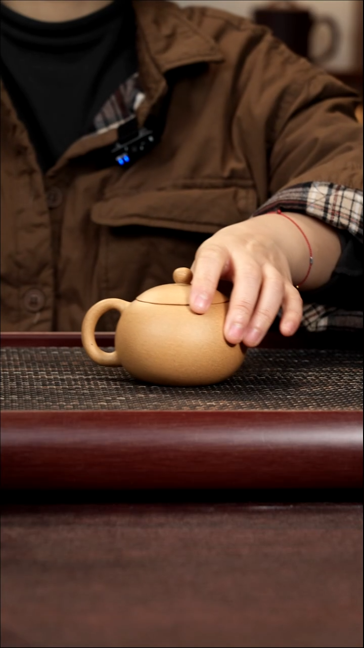 茶杯紫砂黄金段西施---