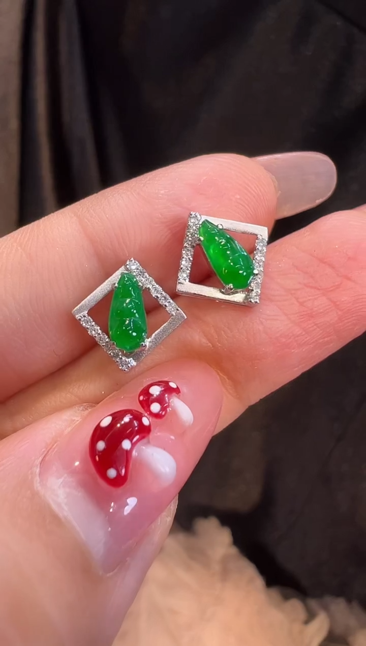 【闪购商品】翡翠耳饰18K金镶嵌耳饰