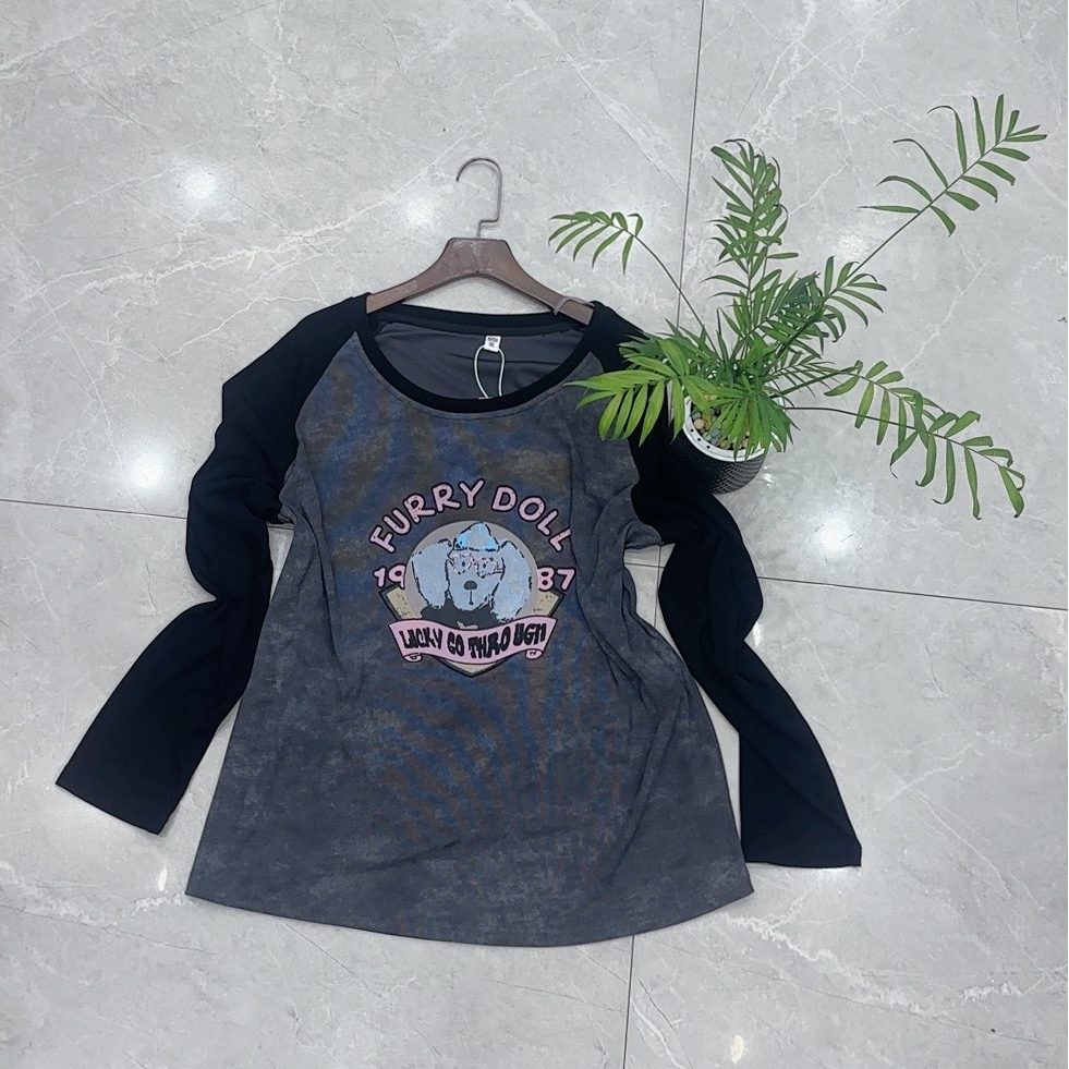 灵璧胖衣秀服《毛毛推荐》早秋时尚8440大码休闲宽松卡通拼接上衣