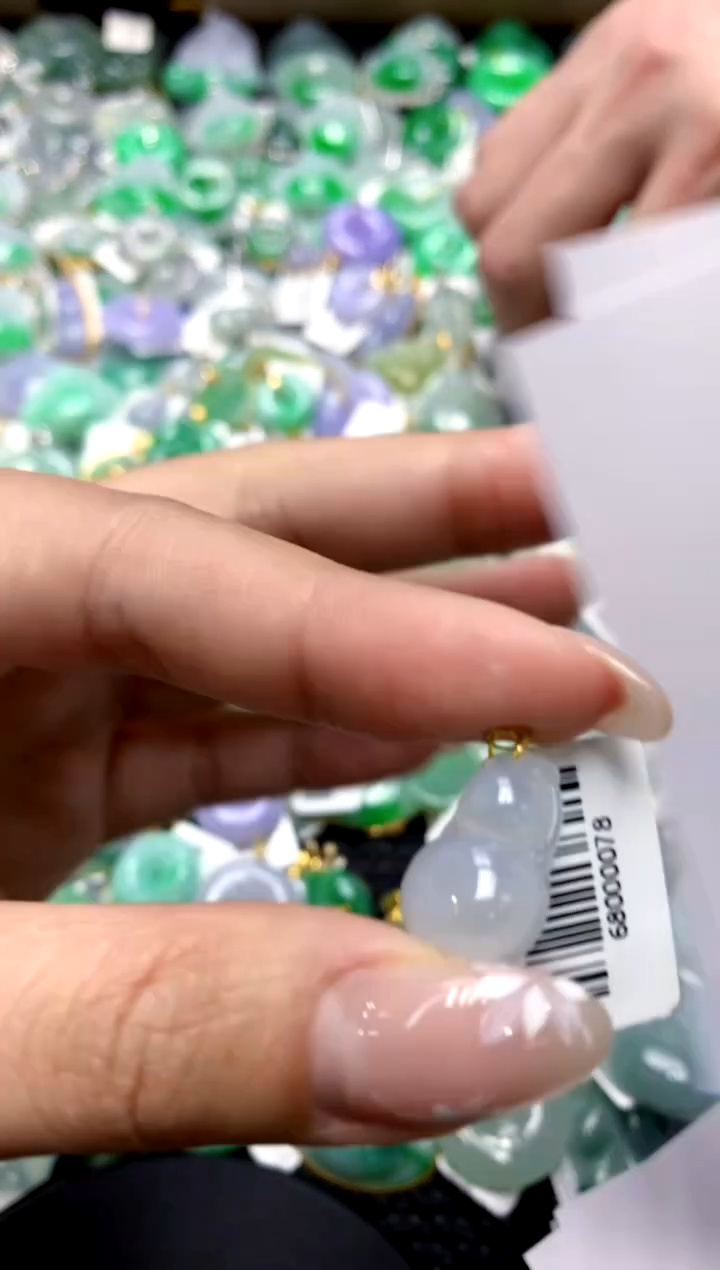 【闪购商品】翡翠颈饰18K金镶嵌11111111111111