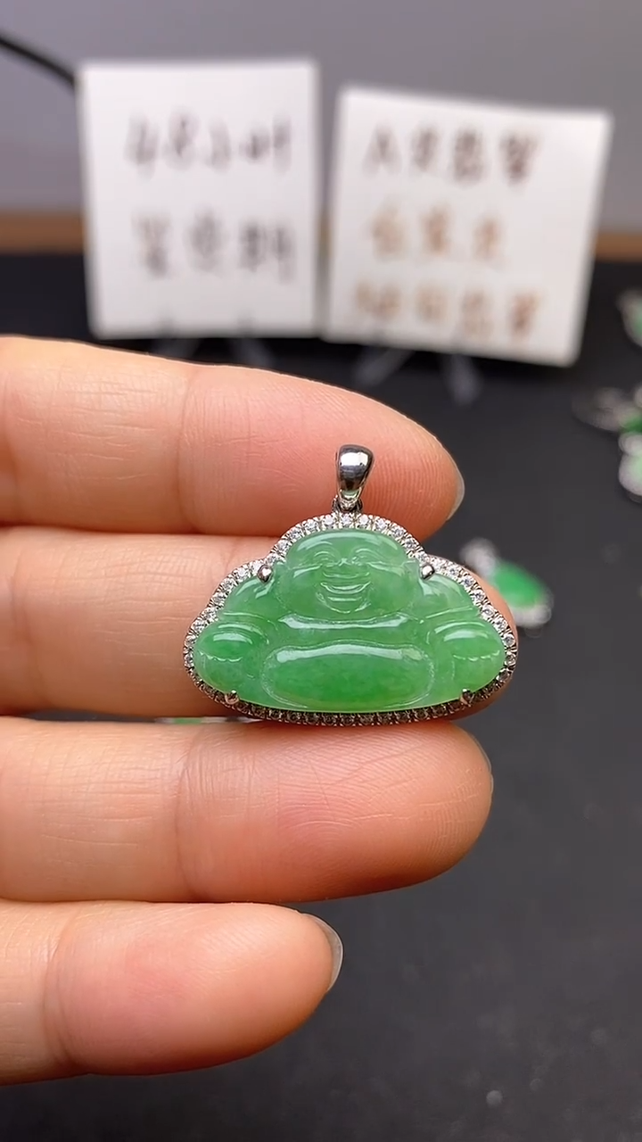 【闪购商品】翡翠吊坠(赠链)银S925镶嵌翡翠佛公吊坠