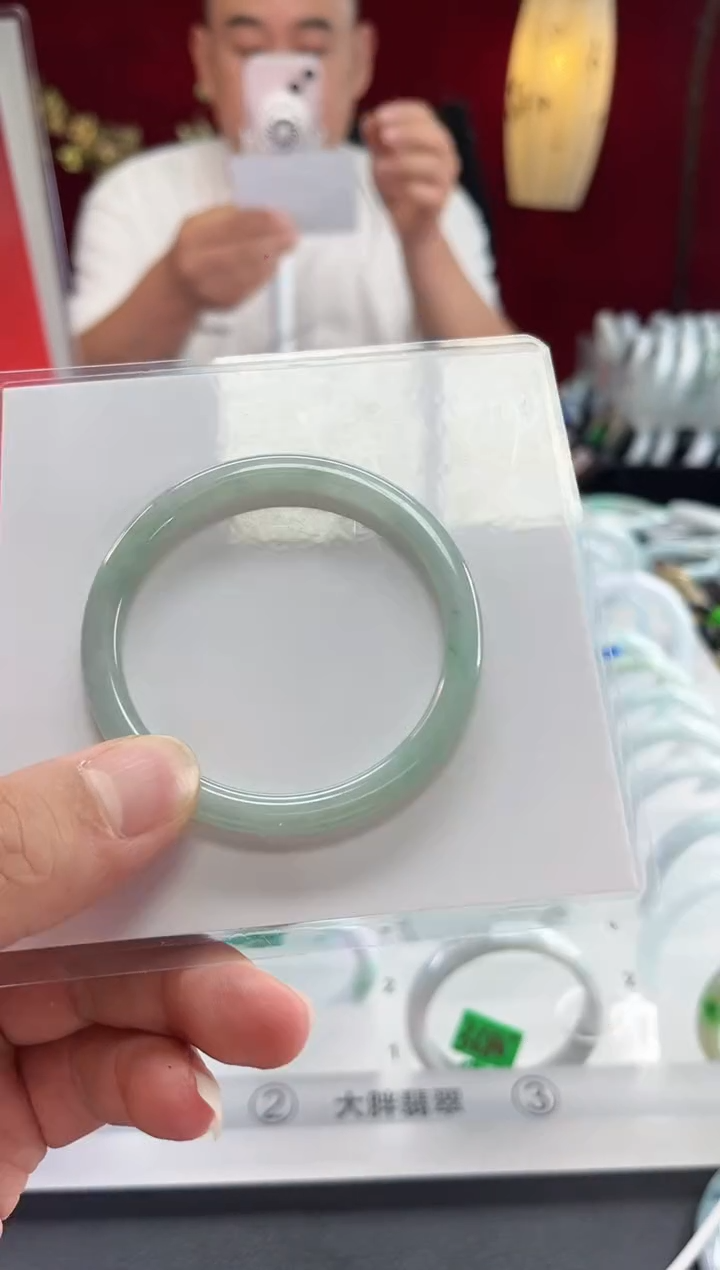 翡翠手镯（圆镯）未镶嵌翡翠37