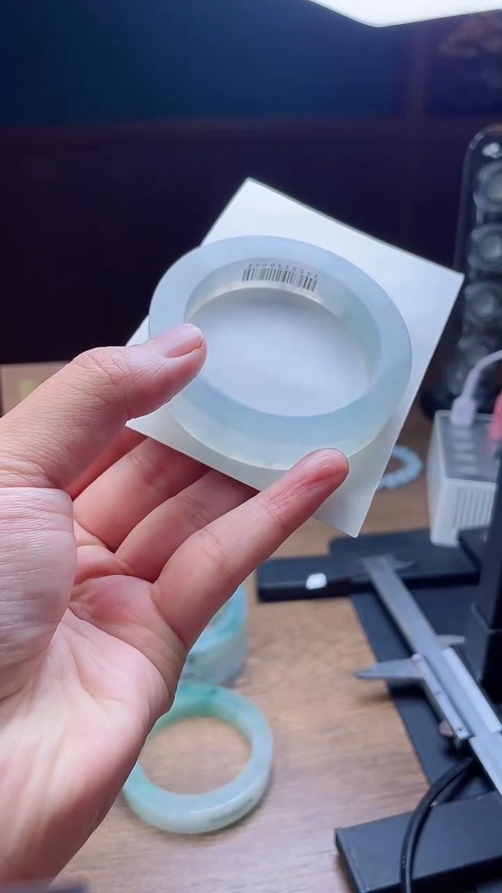 未镶嵌手镯定制翡翠杯*水定制