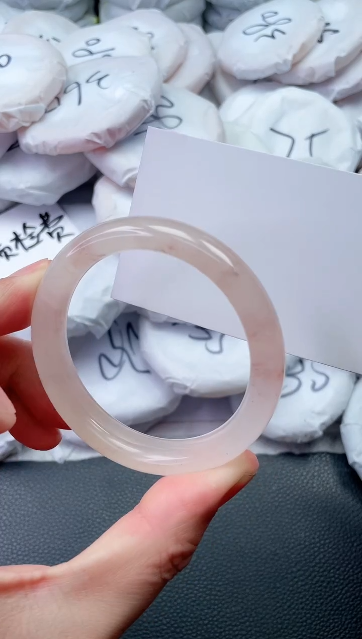 【闪购商品】石英质玉手镯未镶嵌X722