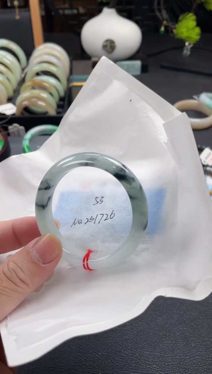 【闪购商品】翡翠手镯未镶嵌53正圈