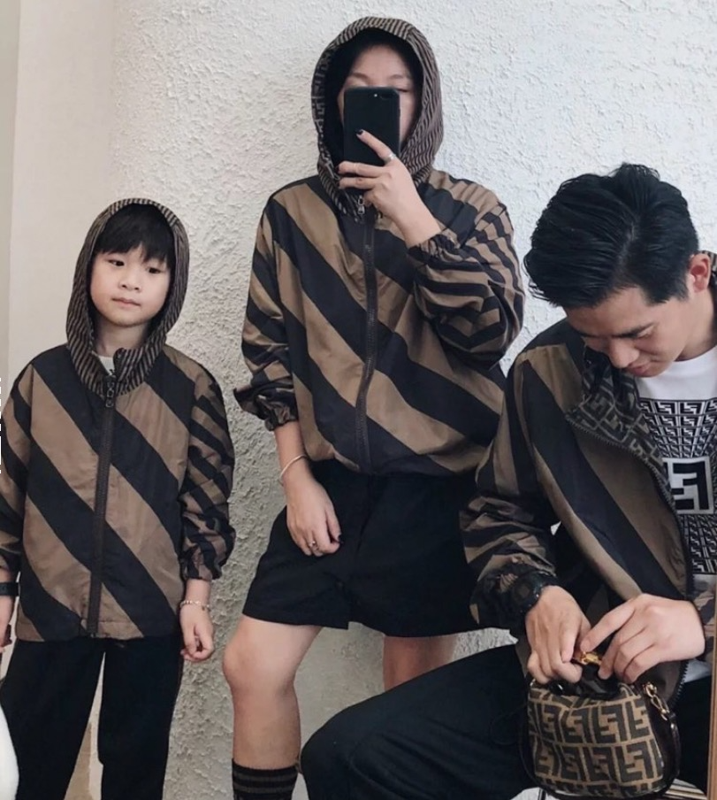 99新 FENDI/芬迪  KM0222 23款 logo满印斜条纹双面穿外套  L码 