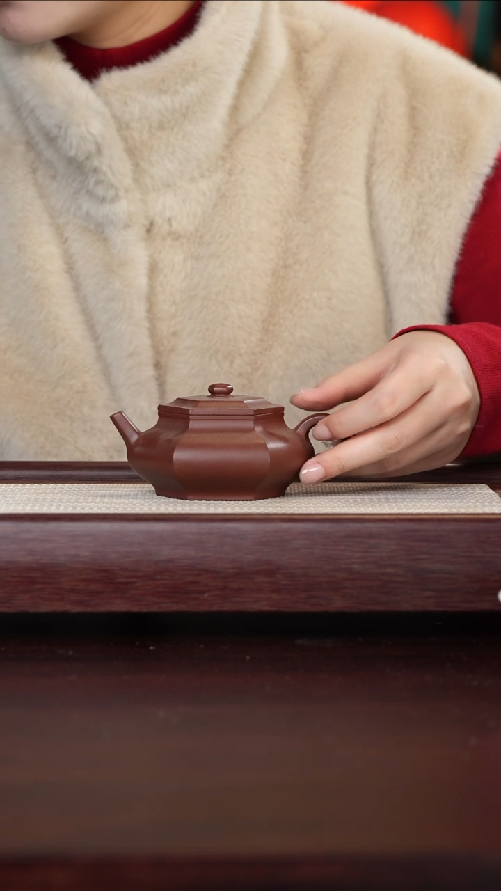 【闪购商品】紫砂壶41号TT紫泥六方160c