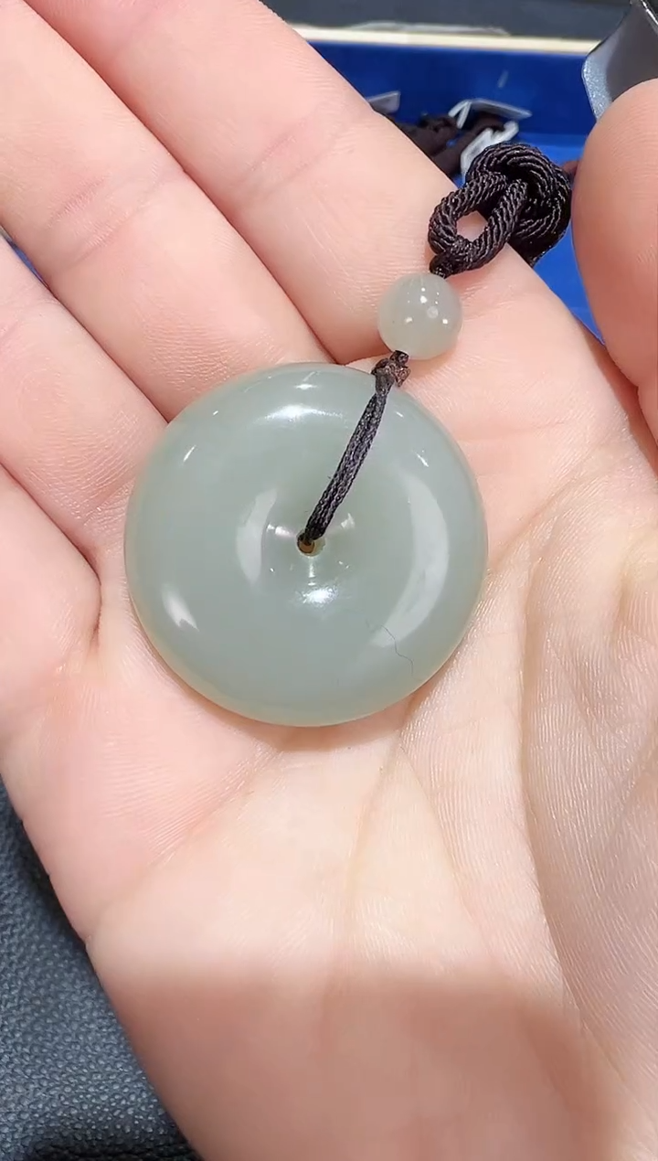 【闪购商品】和田玉吊坠(赠链)未镶嵌且末料青白玉平安扣