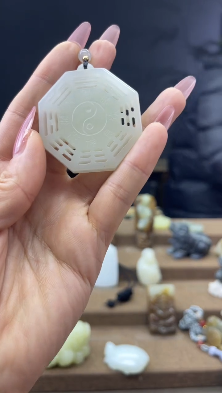 颈饰未镶嵌和田玉1