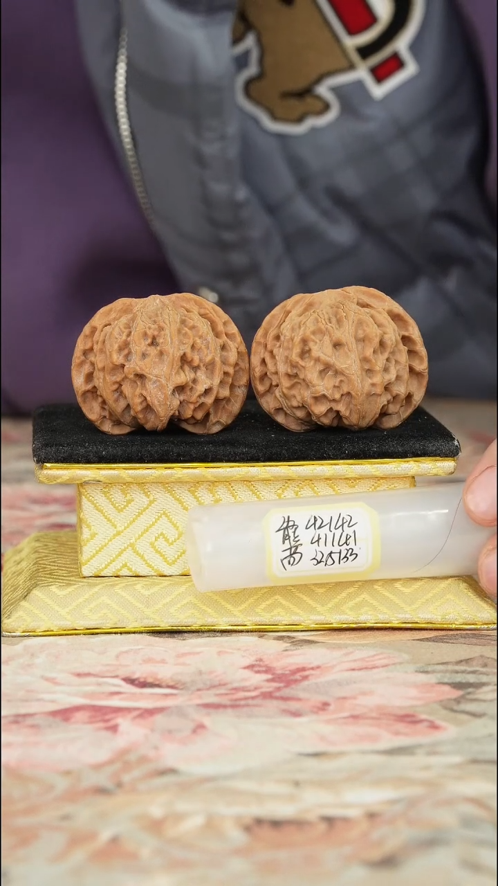 【闪购商品】文玩核桃把件苹果园