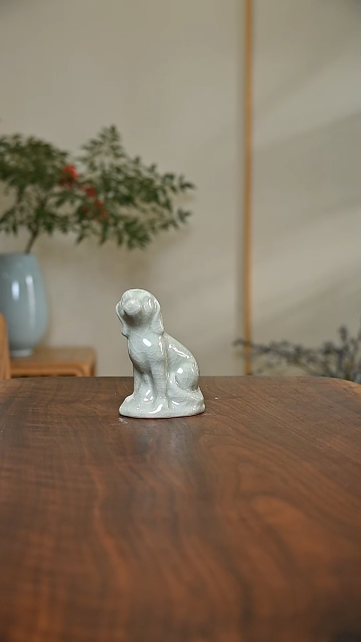 狗 荷叶青釉 微瑕 朱家汝窑款
