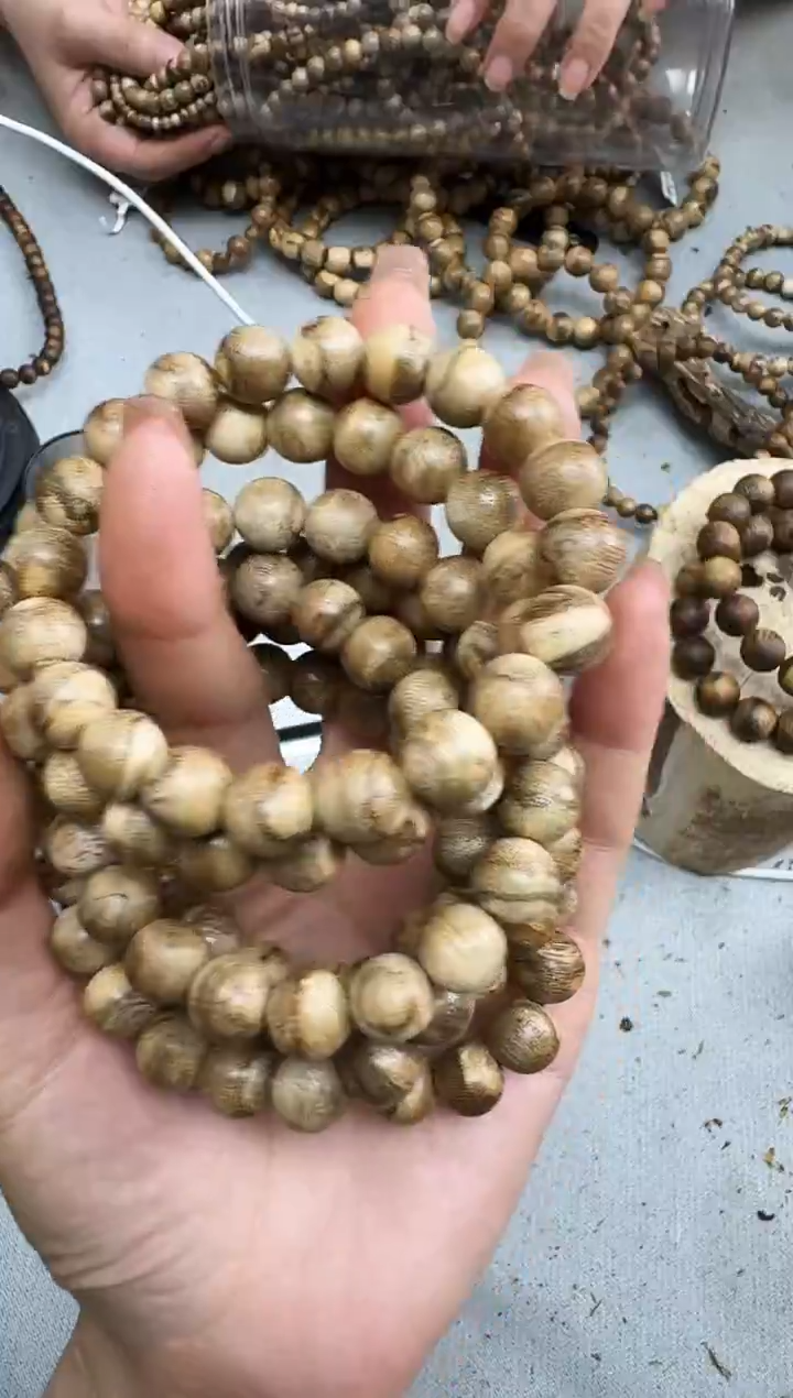 沉香手串1.0海南树心格圆珠单圈多样性发一