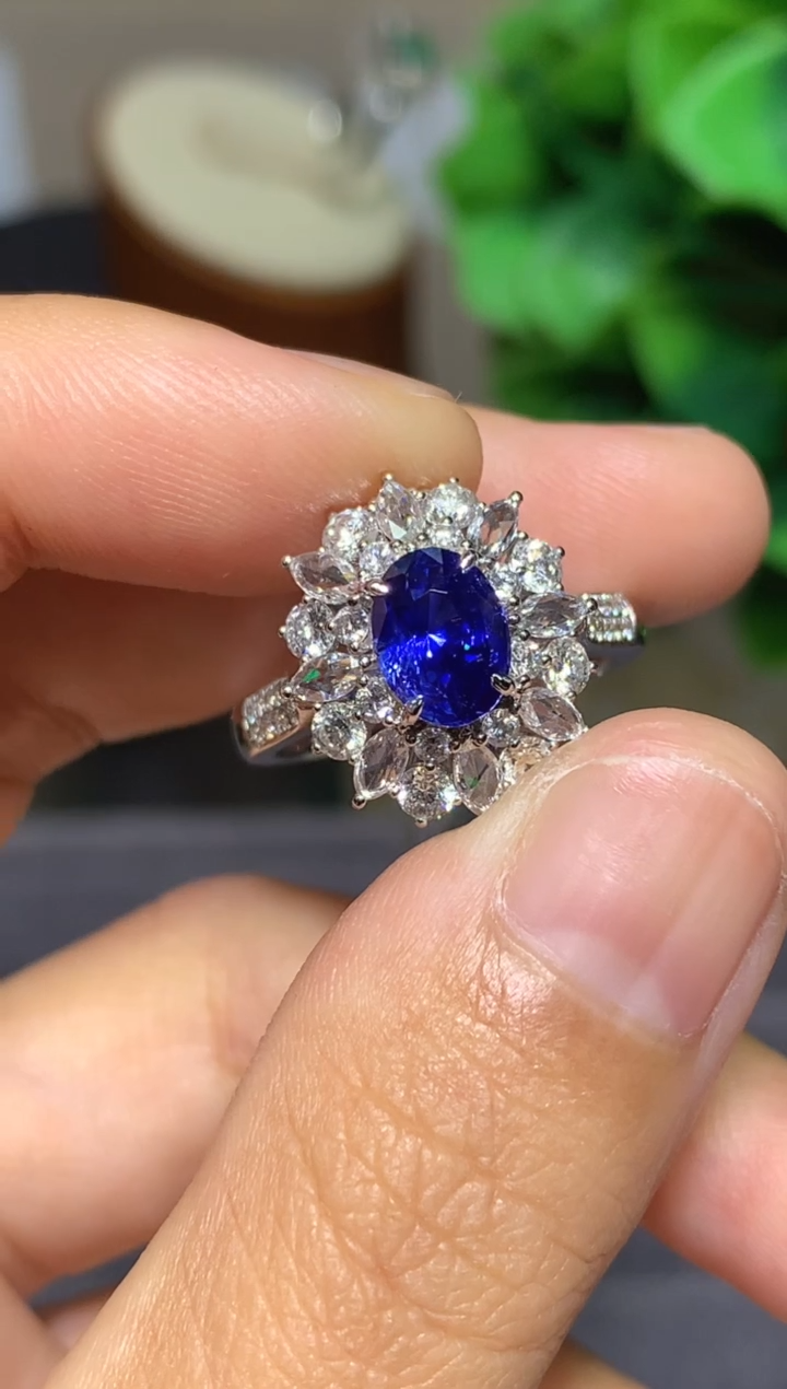 戒指蓝宝石18K金镶嵌1.54ct  无烧
