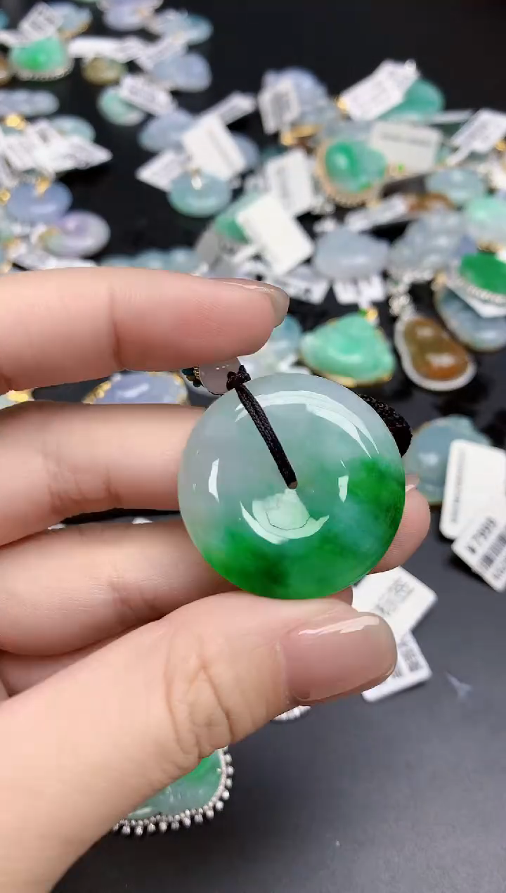 【闪购商品】翡翠颈饰未镶嵌天然缅甸翡翠A货
