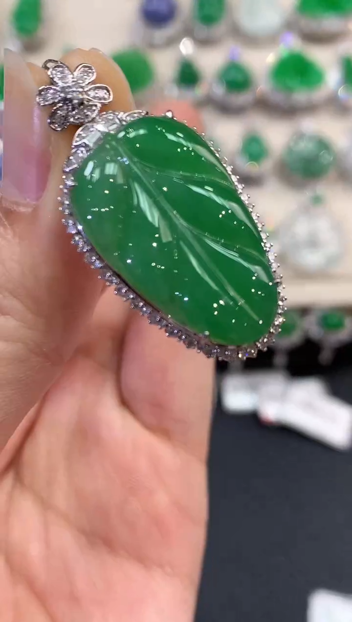 【闪购商品】翡翠吊坠(不含链)18K金镶嵌c108