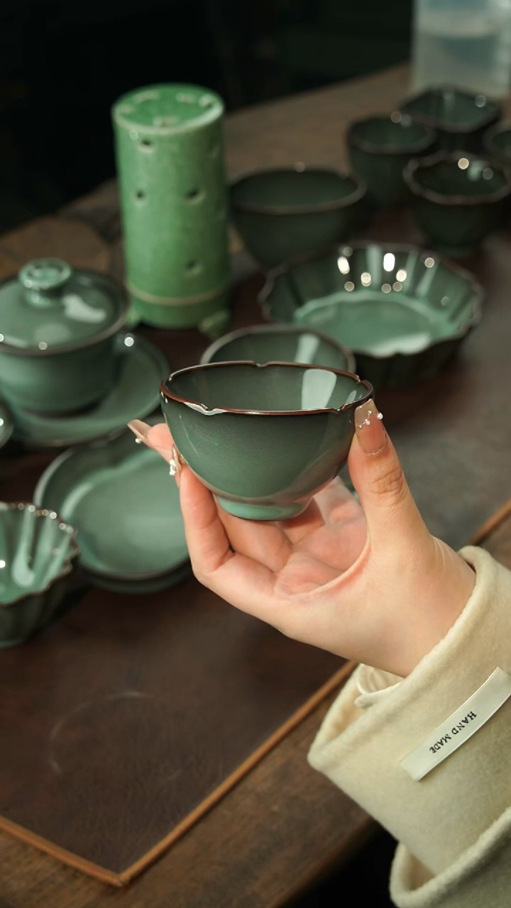 【闪购商品】瓷片郑原斌 黑美人 葵口杯