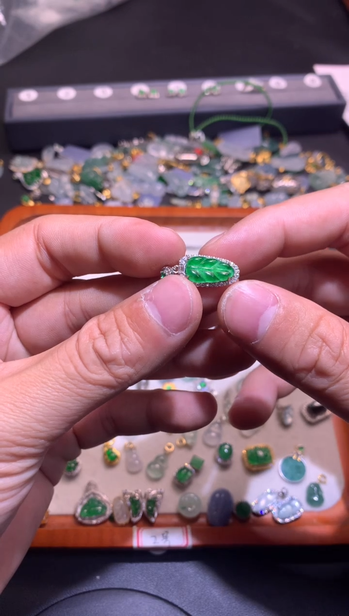 【闪购商品】翡翠吊坠(不含链)银S925镶嵌1