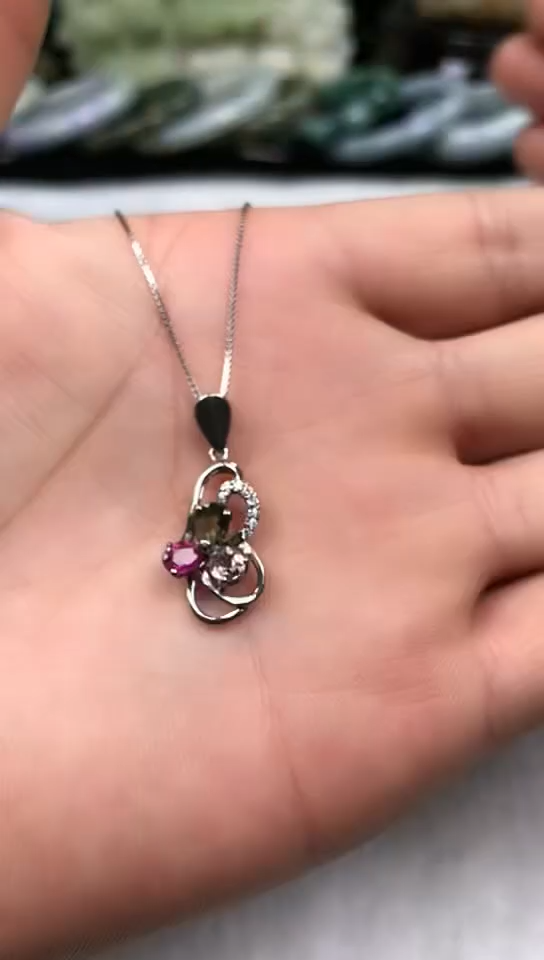 【闪购商品】碧玺颈饰银S925镶嵌吊坠