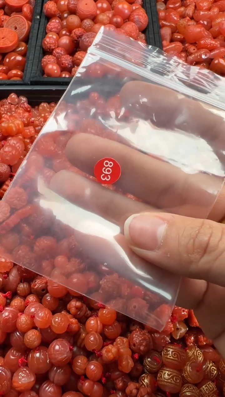 【闪购商品】南红玛瑙颈饰未镶嵌1