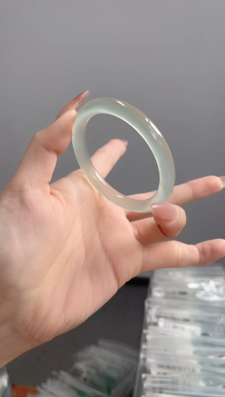 玛瑙/玉髓手镯未镶嵌56-57圈卡8