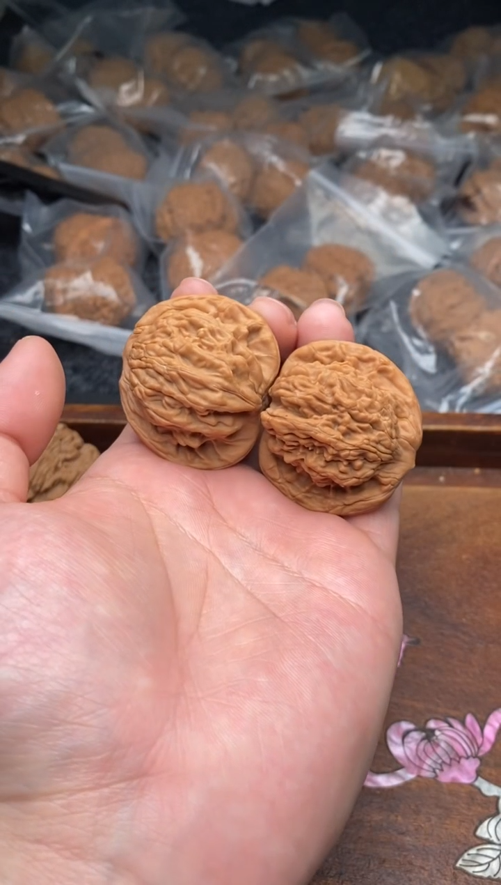 【闪购商品】文玩核桃把件G104号40尺虎头