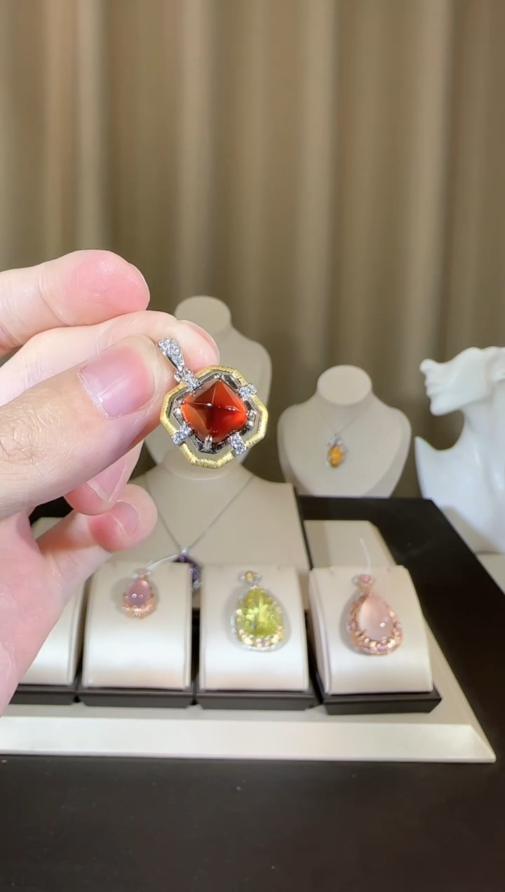 【闪购商品】石榴石颈饰银S925镶嵌设计款