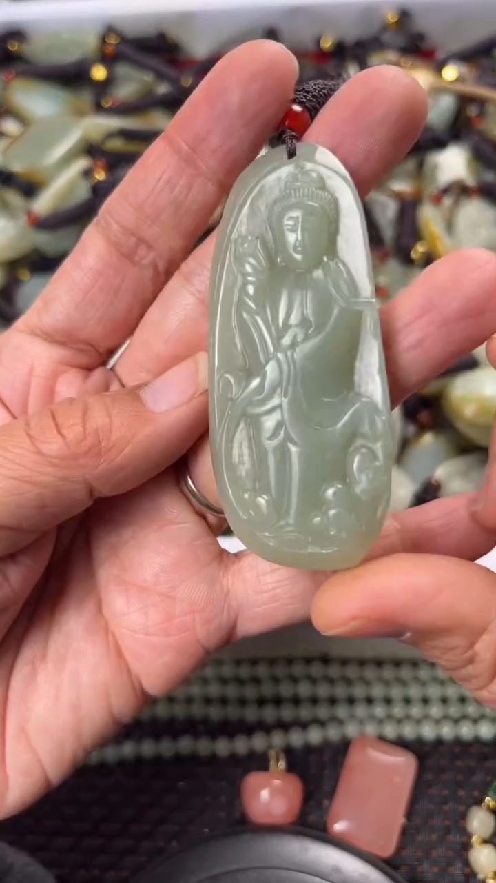 【闪购商品】和田玉颈饰未镶嵌多样性发货没有证书拍一发一有瑕