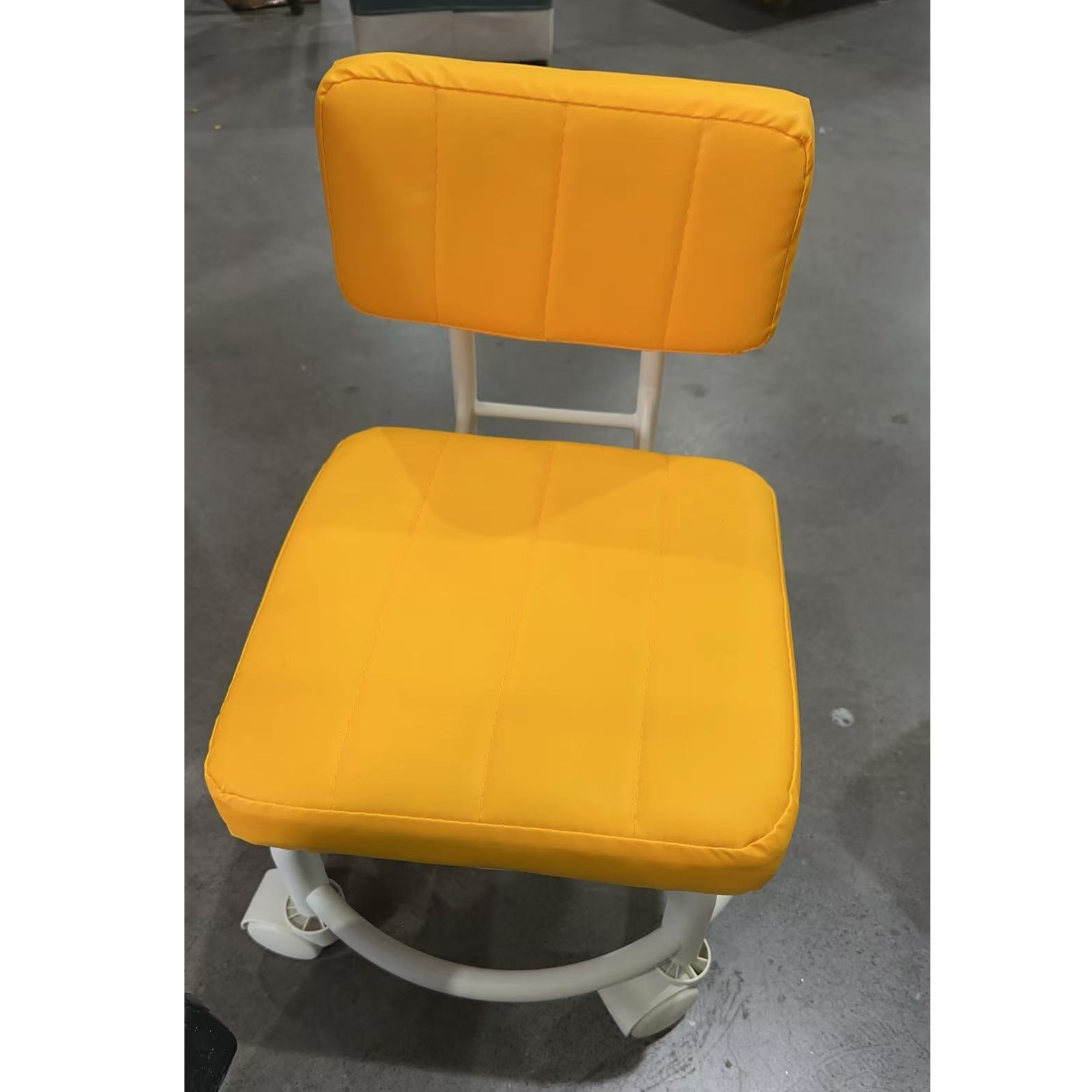 【达人补贴】海绵万向轮椅子 随机颜色