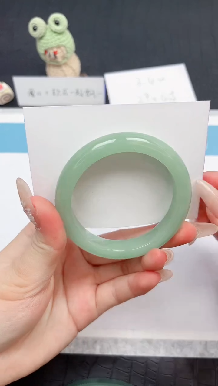 【闪购商品】石英质玉手镯未镶嵌234-54.1