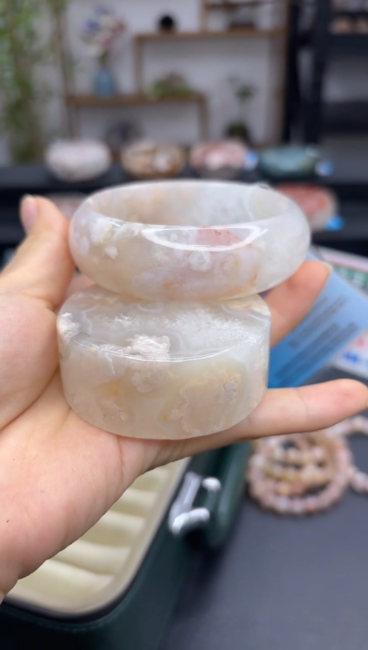 【闪购商品】石英质玉手镯未镶嵌A7(60圈赠送镯心)