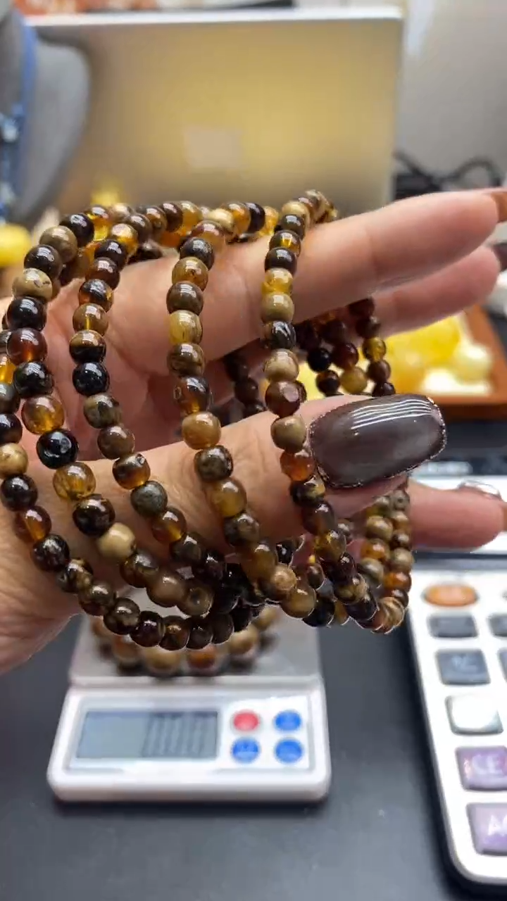 琥珀未镶嵌珠宝奇石2725多样性发其一