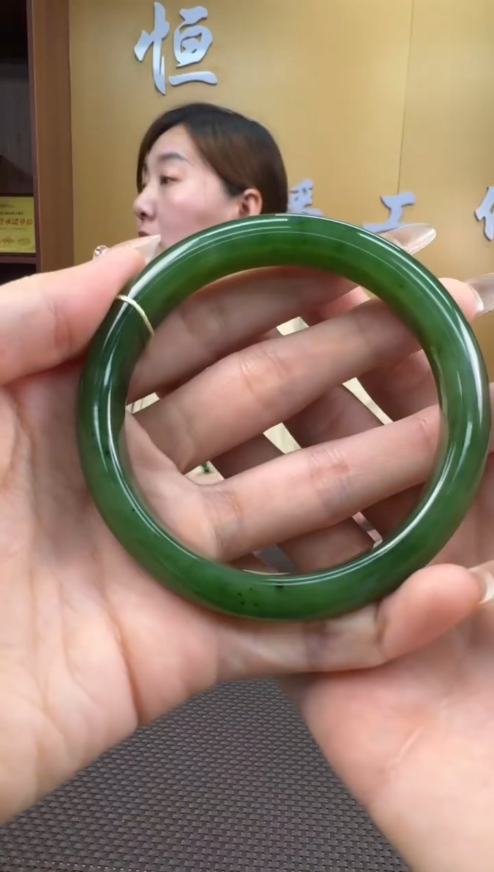 【闪购商品】和田玉手镯未镶嵌60