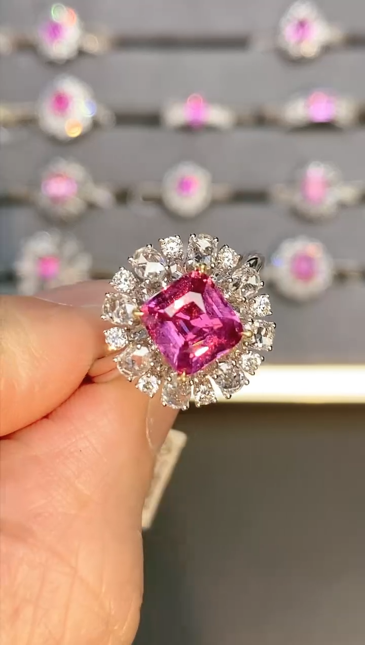 【闪购商品】彩色蓝宝石戒指18K金镶嵌2.2ct/专场专属价