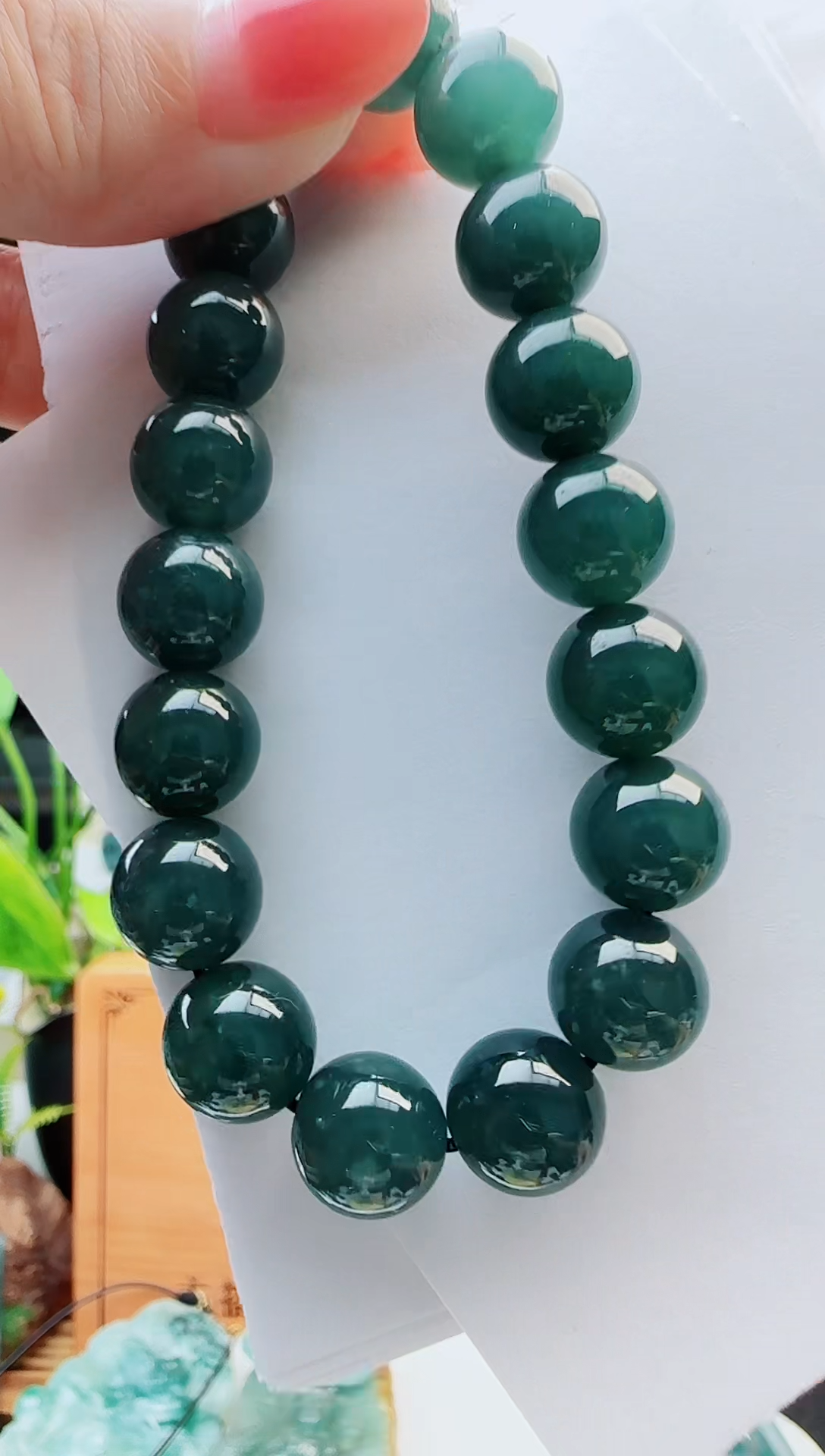 翡翠未镶嵌颈饰多样性发货其中一件