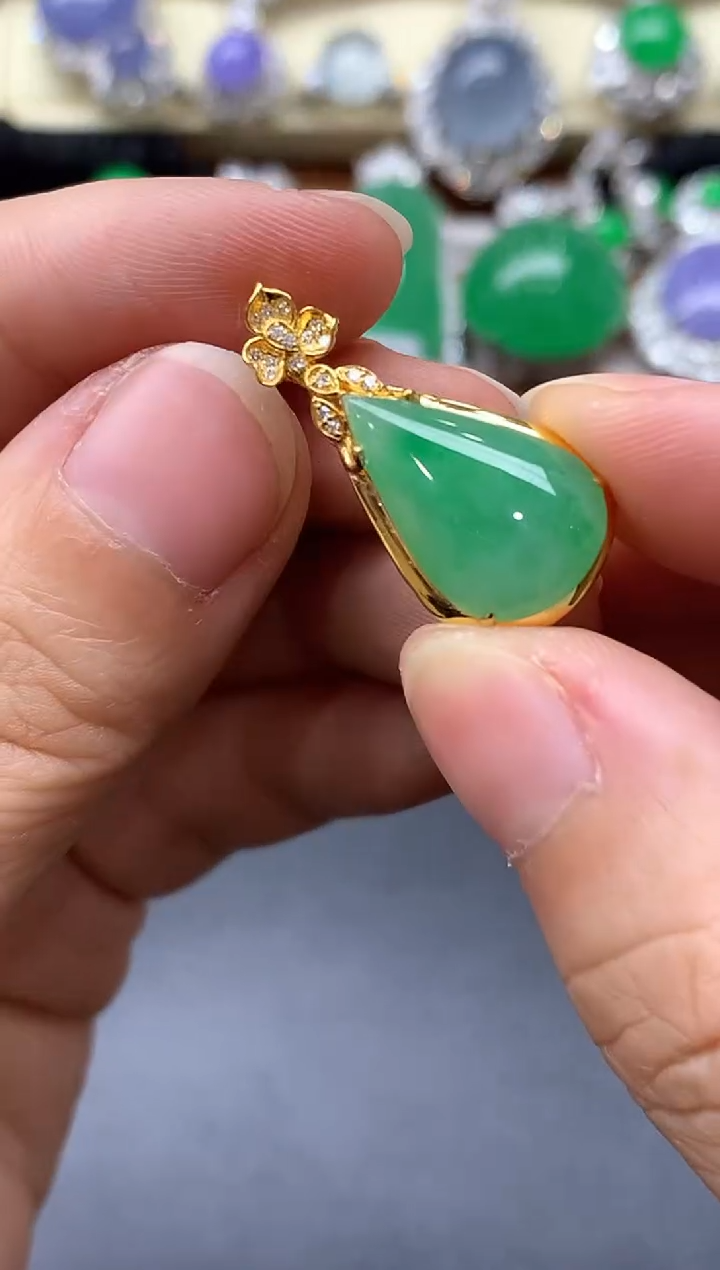 颈饰18K金镶嵌翡翠551-中国好珍宝