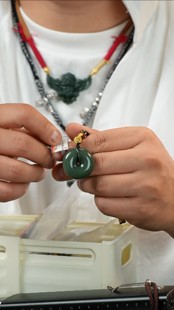 吊坠(不含链)未镶嵌和田玉多样性发一件THTY6345