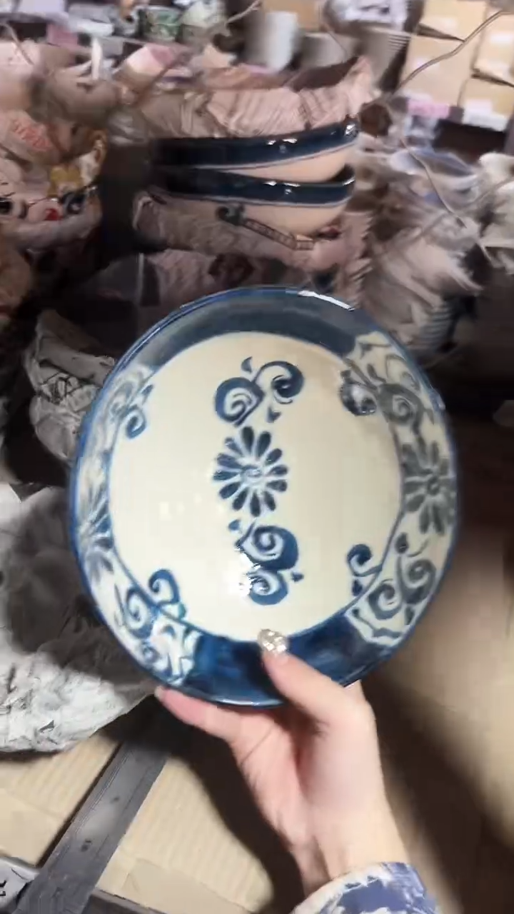 稻谷壳宗山窑19.5cm蓝菊扇形椭圆汤钵一个