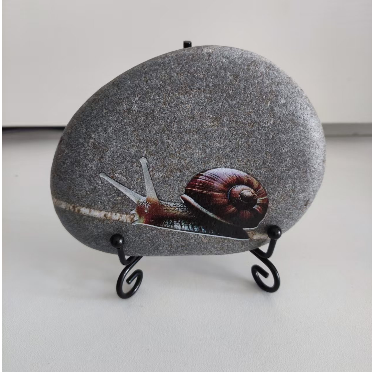 家居饰品办公室饰品摆件彩绘石头画创意玄关小摆件网红蜗牛小礼品