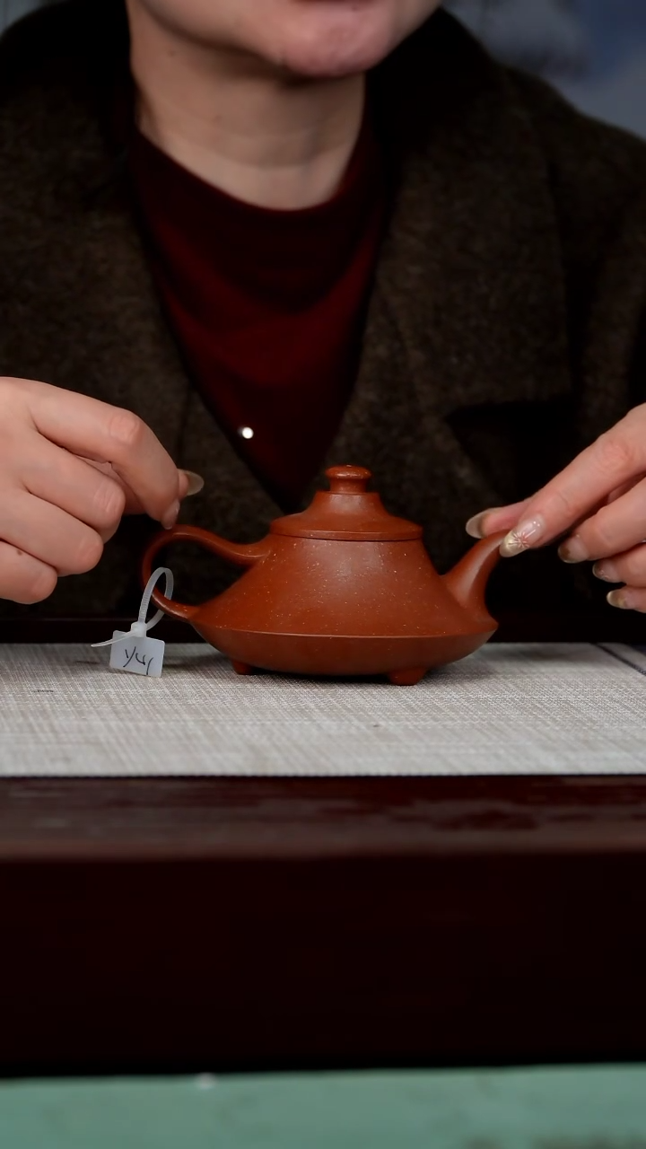 【闪购商品】中国宜兴原矿紫砂壶180c