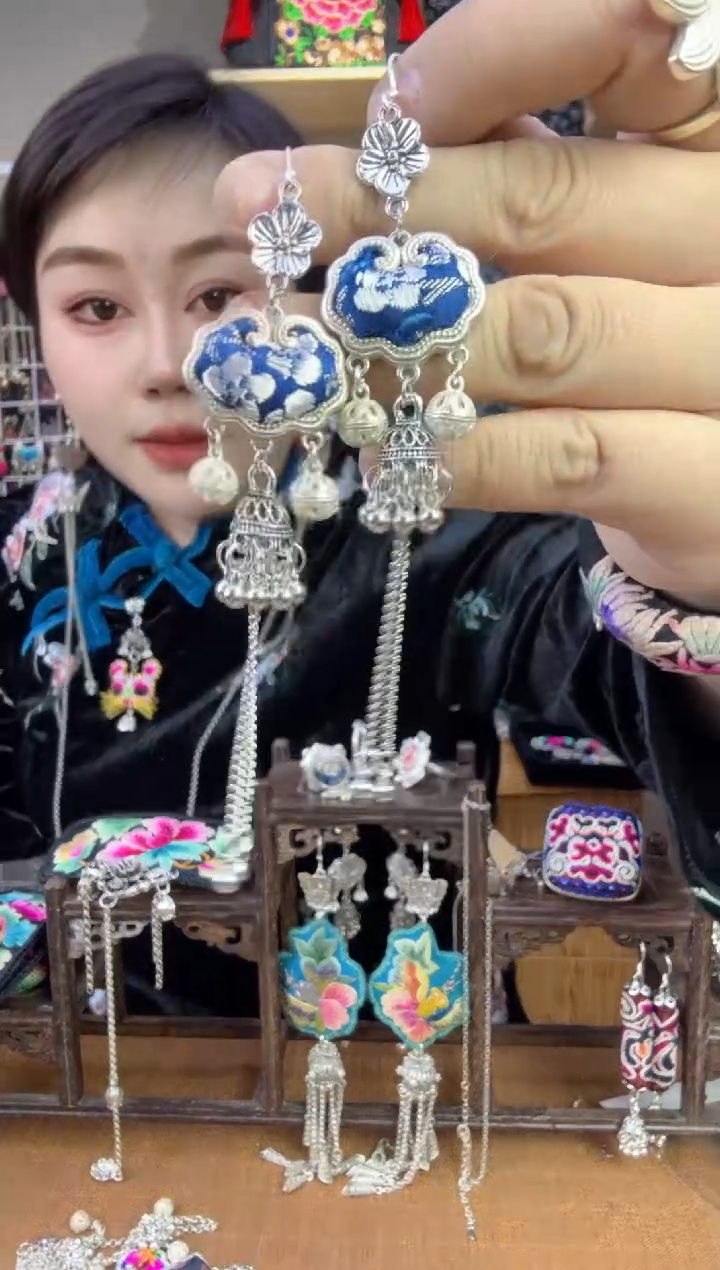 【闪购商品】刺绣纯手工苗绣非遗耳环