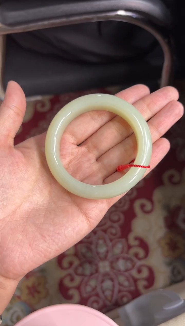 【闪购商品】和田玉手镯未镶嵌且末微色差迪克兰51+