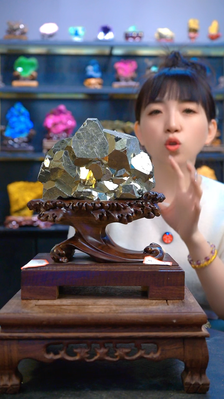 石材精品矿物晶体摆件